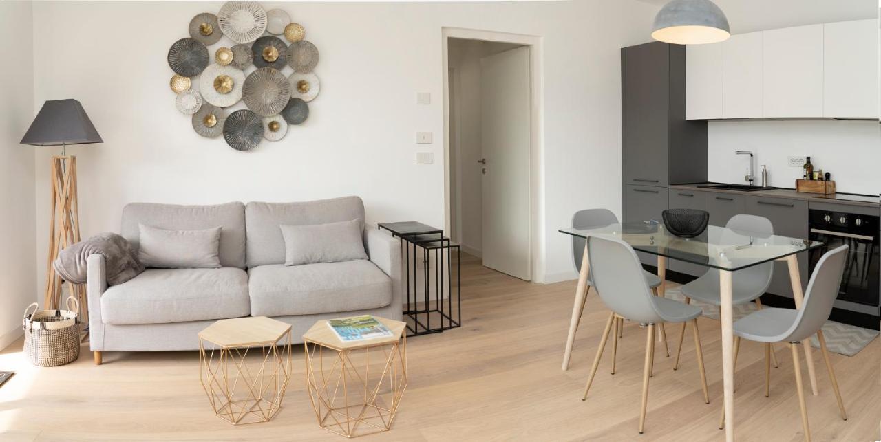 Serviced Apartments By Hotel De Charme Laveno-Mombello Exterior photo